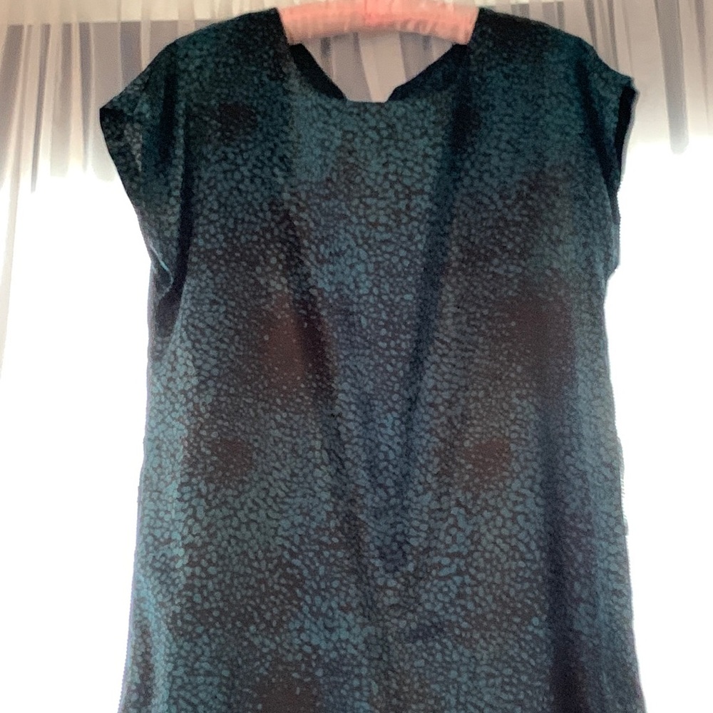 Cooling tunic top, size L, Green and Black animal print.